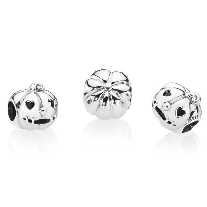Sweet Pumpkin Charm 797596