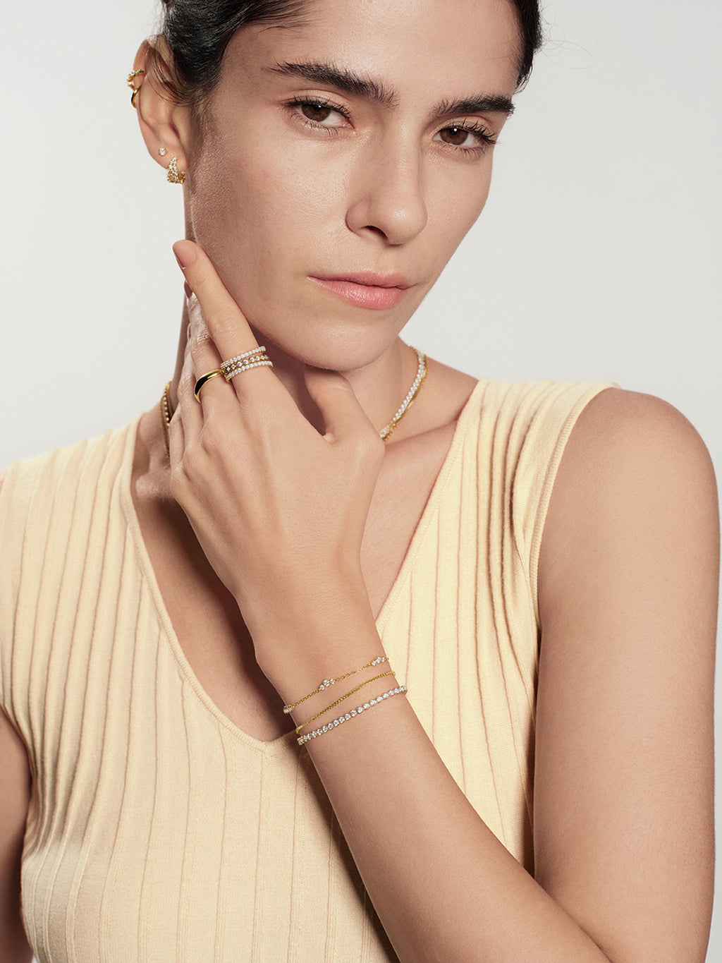 Gold Cluster Station Bracelet – model view