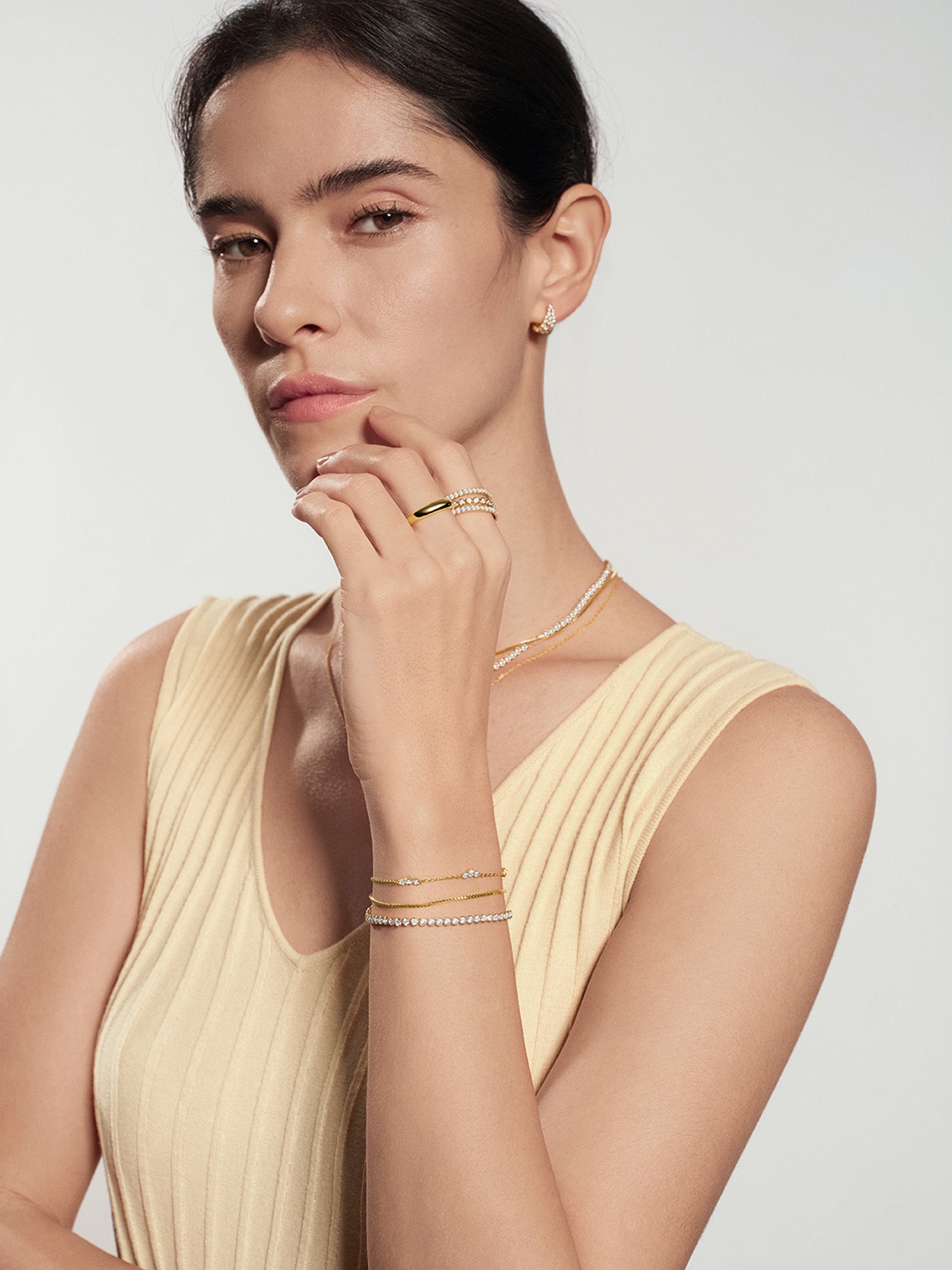 Gold Cluster Station Bracelet – model view