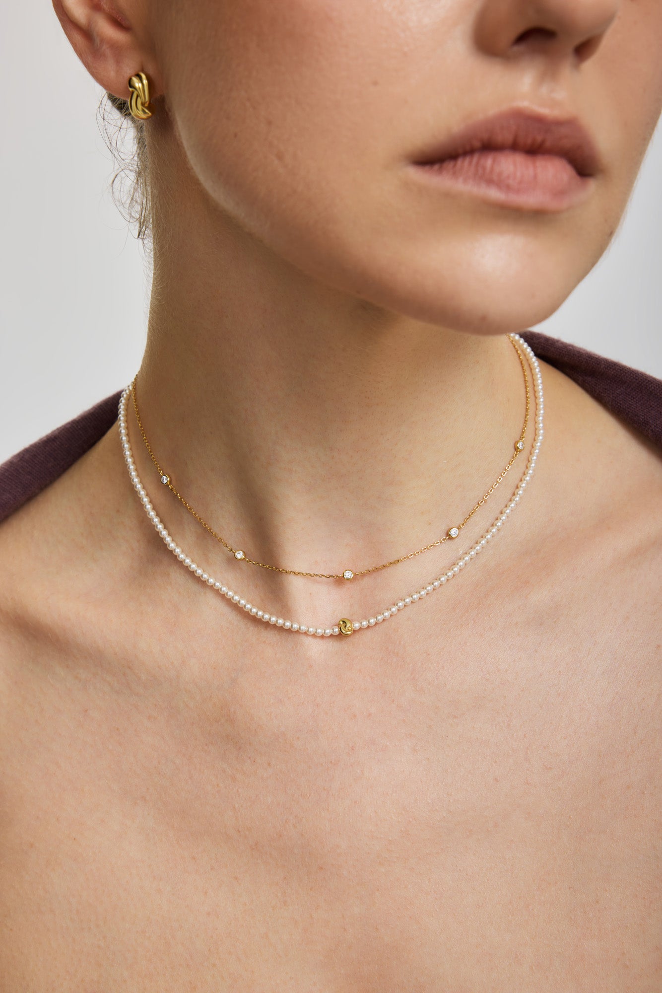 Gold Twist & Glass Pearl Beaded Necklace – model view