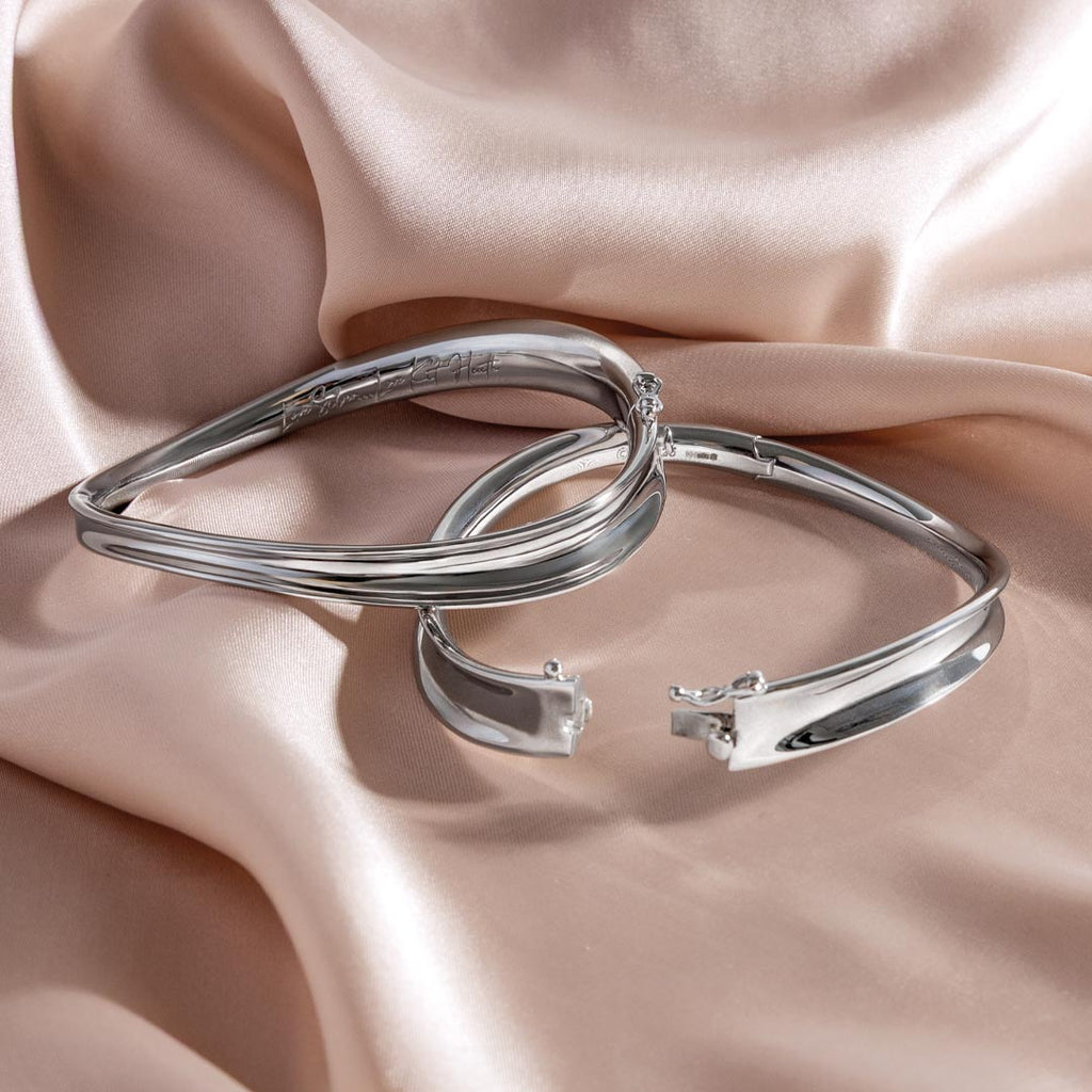 Serenity Hinged Bangle
