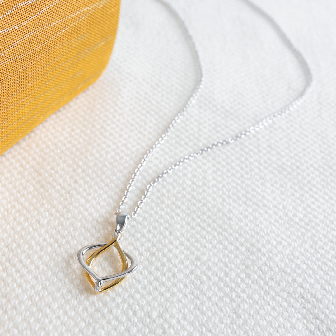 Alicia Golden Mini Necklace