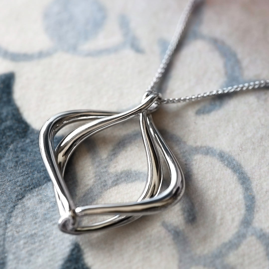 Alicia Grande Slider Necklace