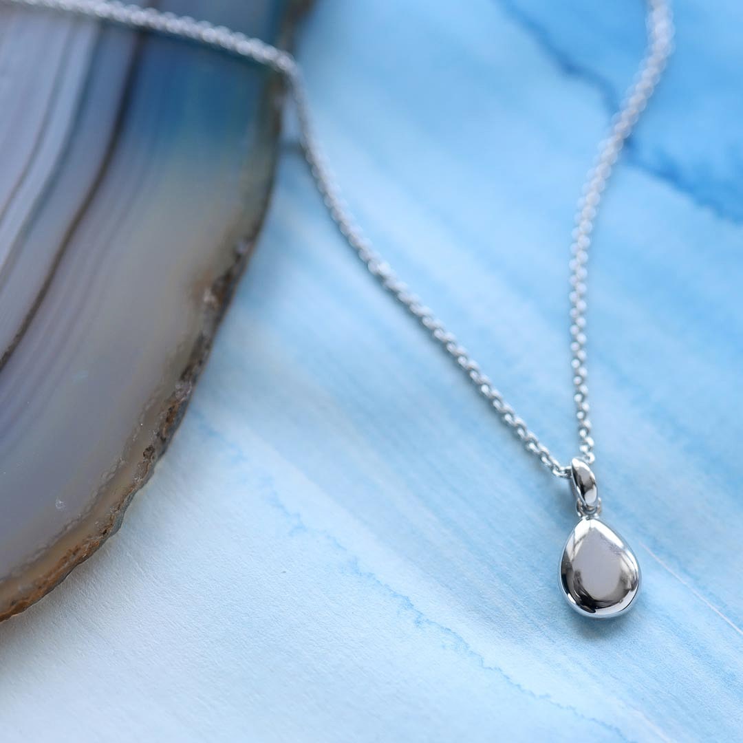 Coast Pebbles Droplet Necklace