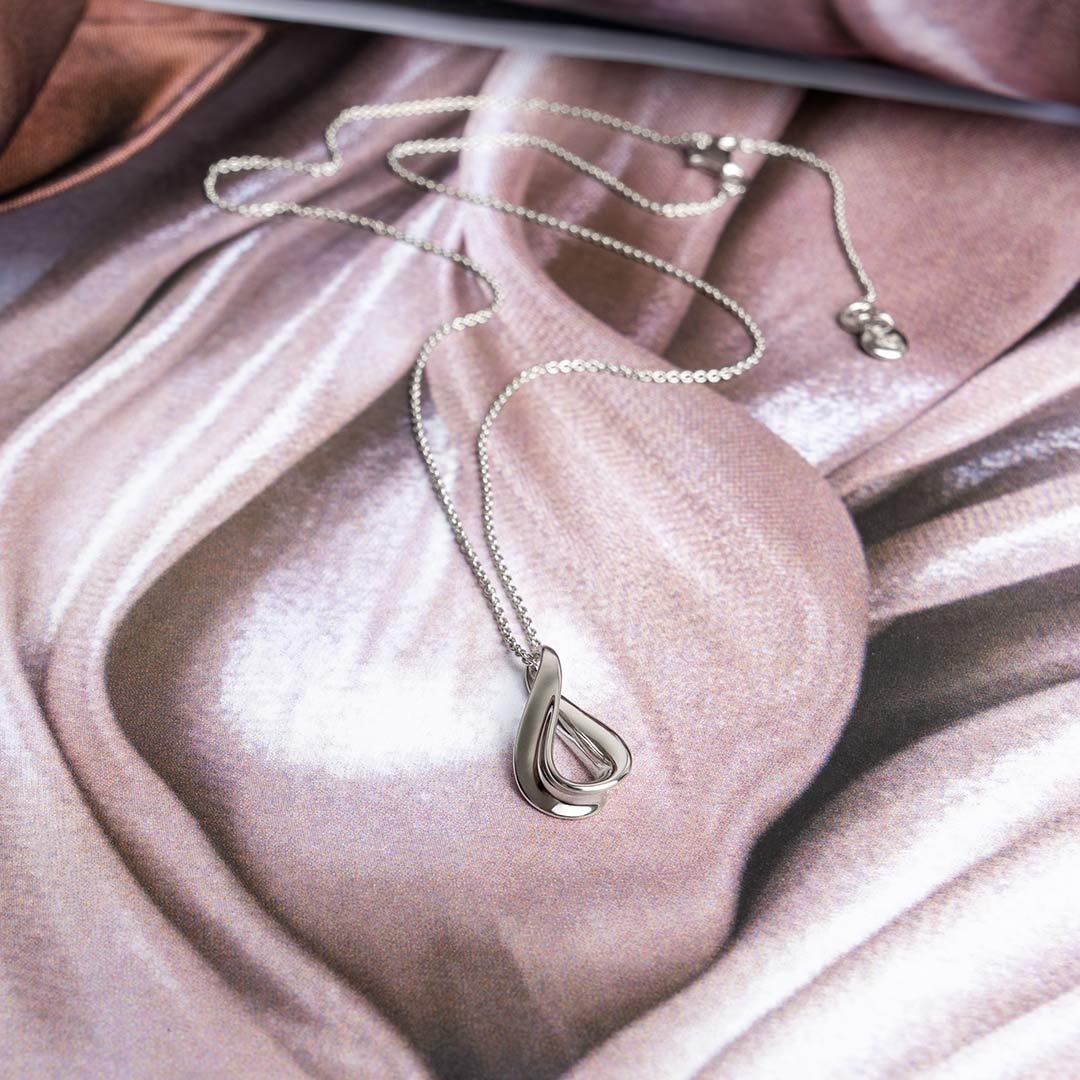 Serenity Loop Dainty Necklace