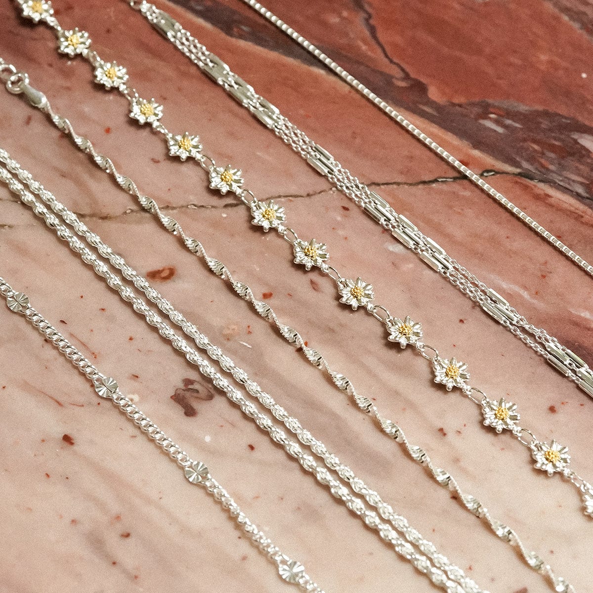 Sixteen Bellis Daisy Bracelet - Silver