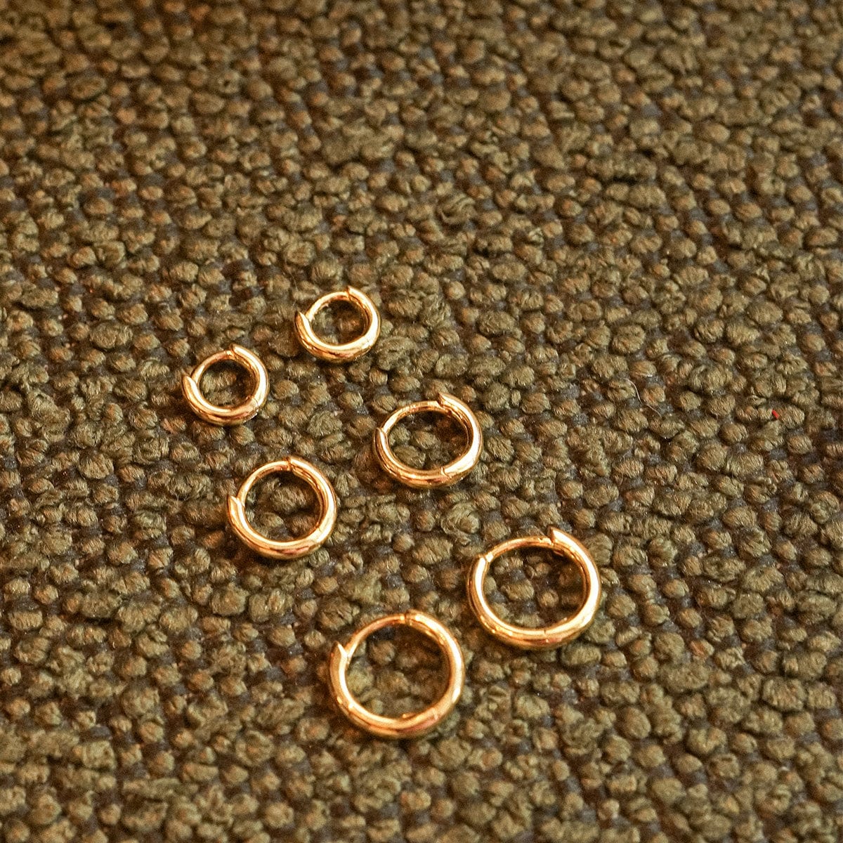 Polly Maxi Huggie Earrings - Gold