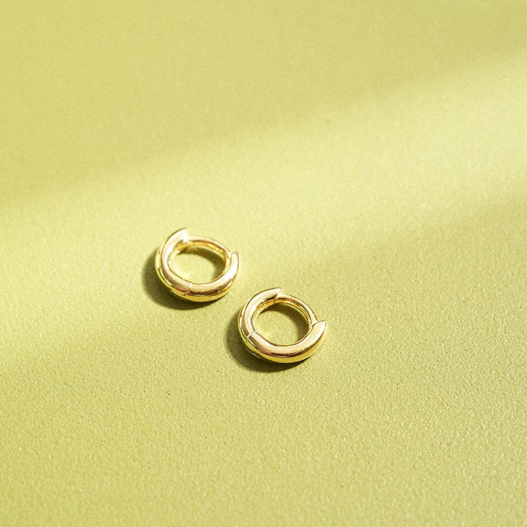 Polly Mini Huggie Earrings - Gold