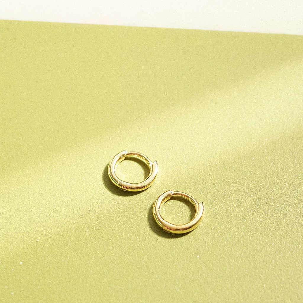 Polly Midi Huggie Earrings - Gold