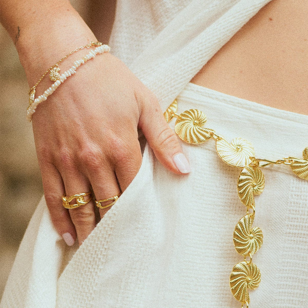 Polly Beach Pearl T Bar Bracelet - Gold