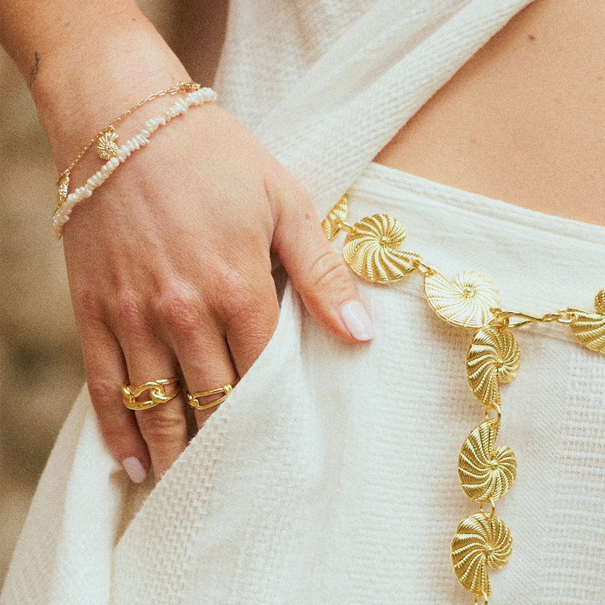 Polly Beach Pearl T Bar Bracelet - Gold