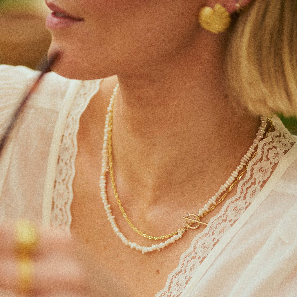 Polly Beach Pearl T-Bar Necklace - Gold