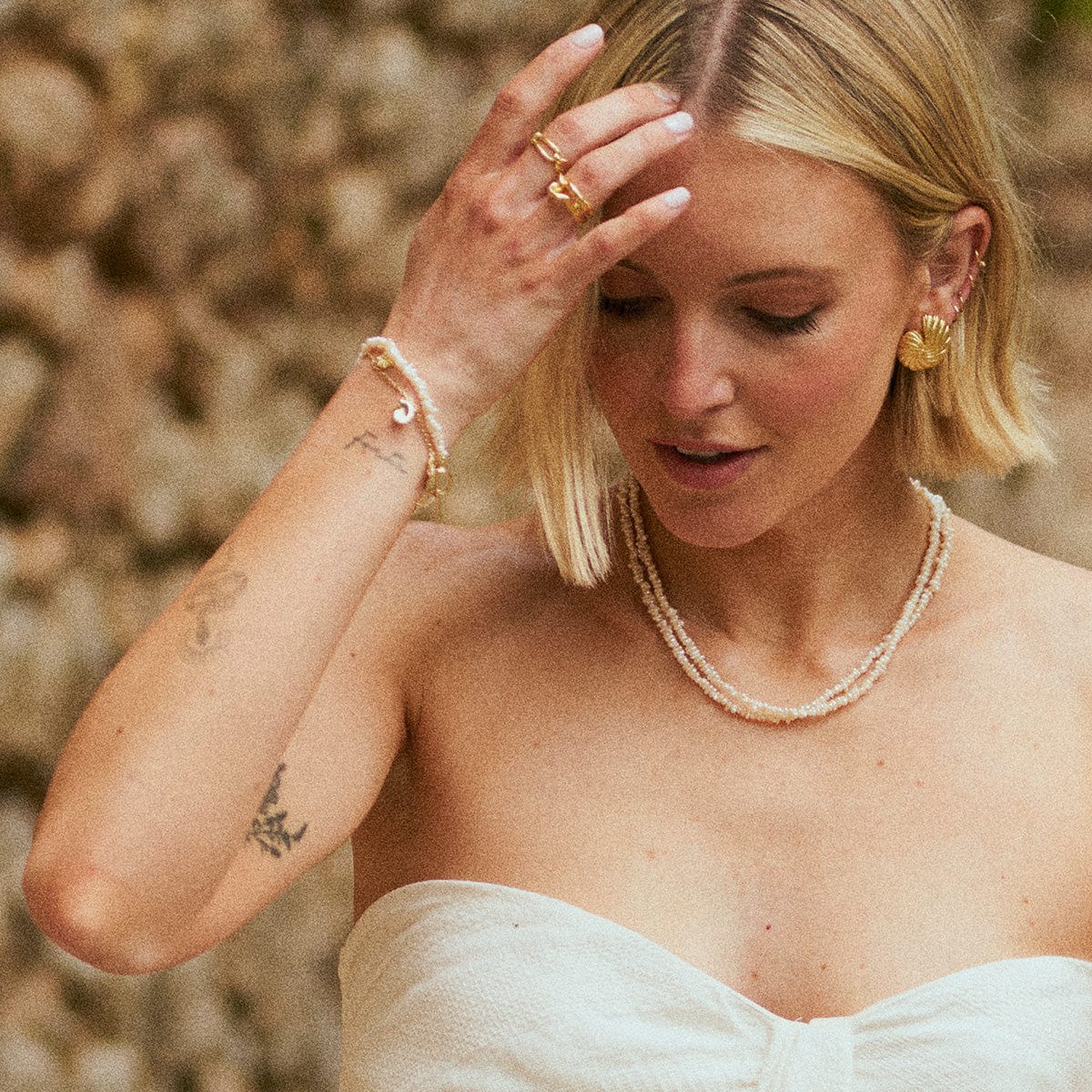 Polly Beach Pearl T-Bar Necklace - Gold