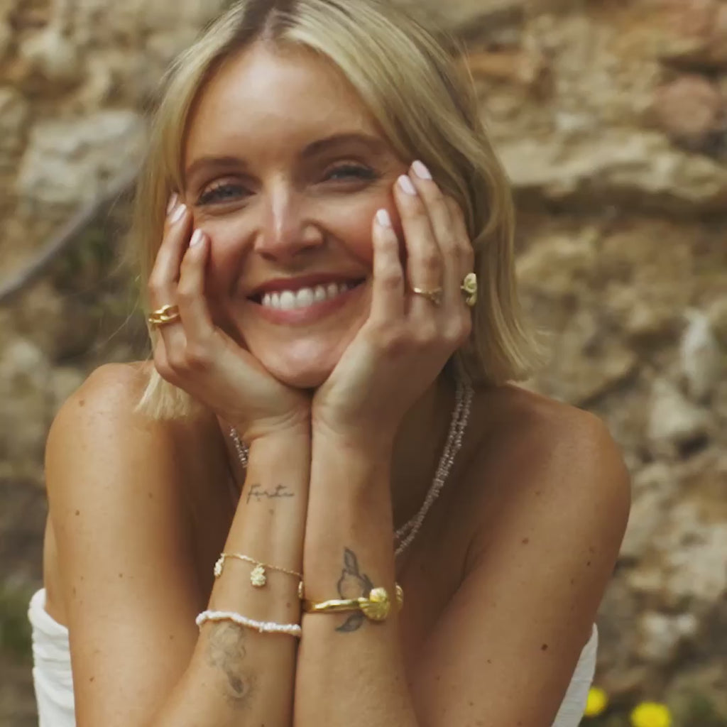 Polly Beach Pearl T Bar Bracelet - Gold