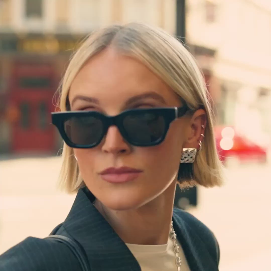 Polly Maxi Huggie Earrings - Silver